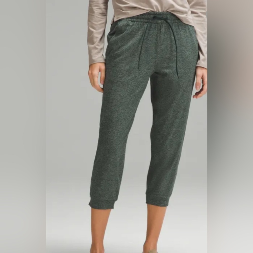Lululemon Soft jersey mid rise cropped Jogger Pants Rainforest Green